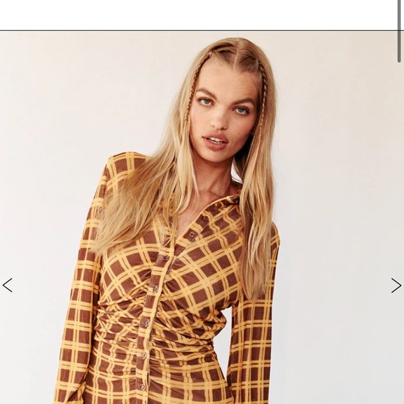 With Jean Andy dress in Cher - Picture 2 of 3